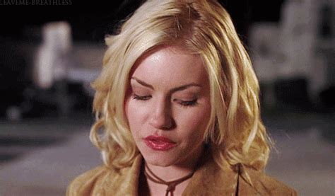 elisha cuthbert hot gif|36 Elisha Cuthbert GIFs — gif.guru.